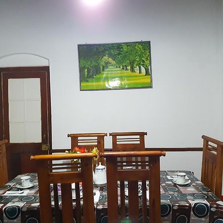 Ruchi House Hotell Nuwara Eliya Exteriör bild