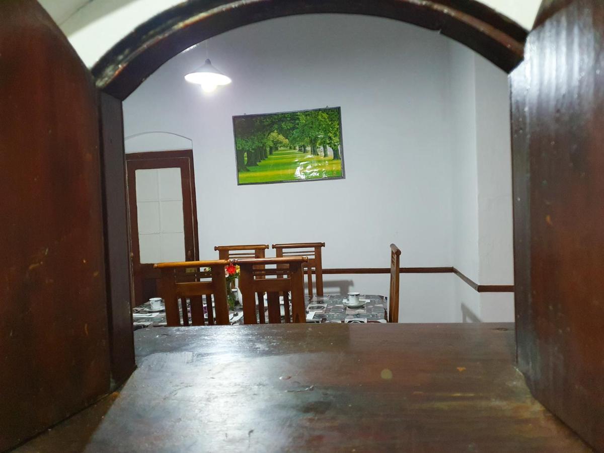 Ruchi House Hotell Nuwara Eliya Exteriör bild