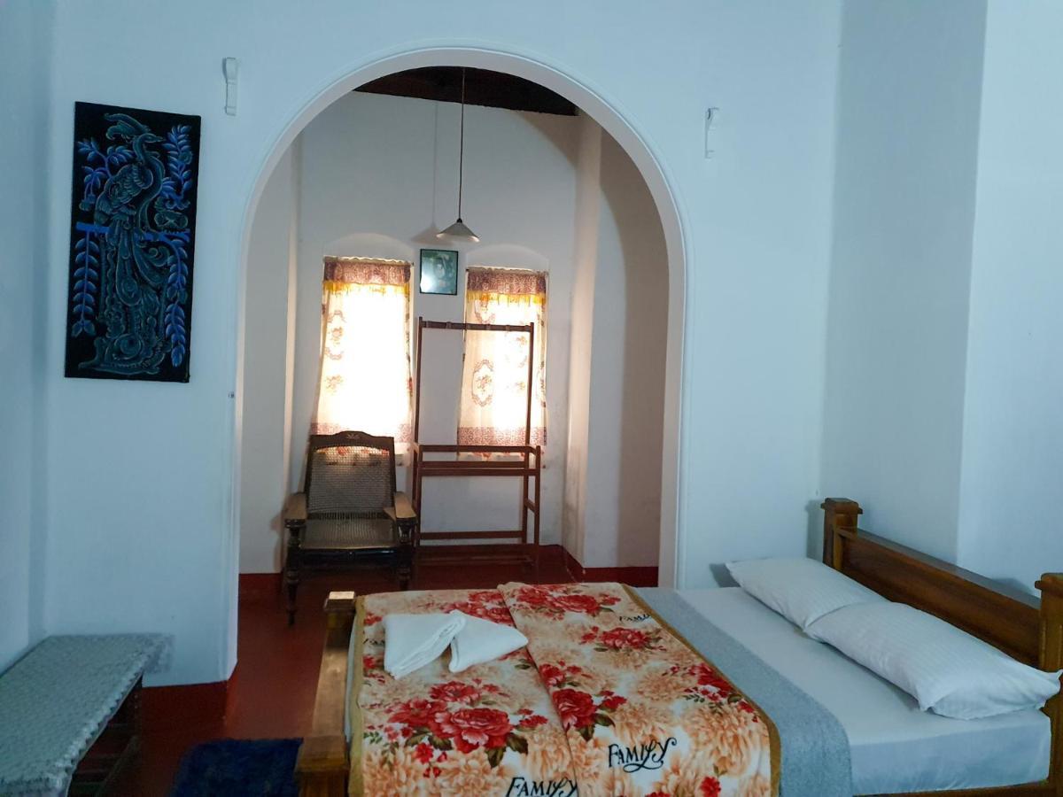 Ruchi House Hotell Nuwara Eliya Exteriör bild