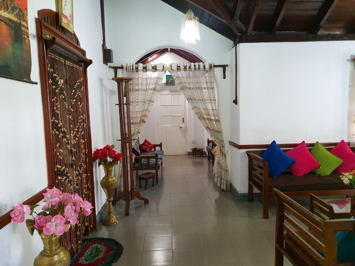 Ruchi House Hotell Nuwara Eliya Exteriör bild
