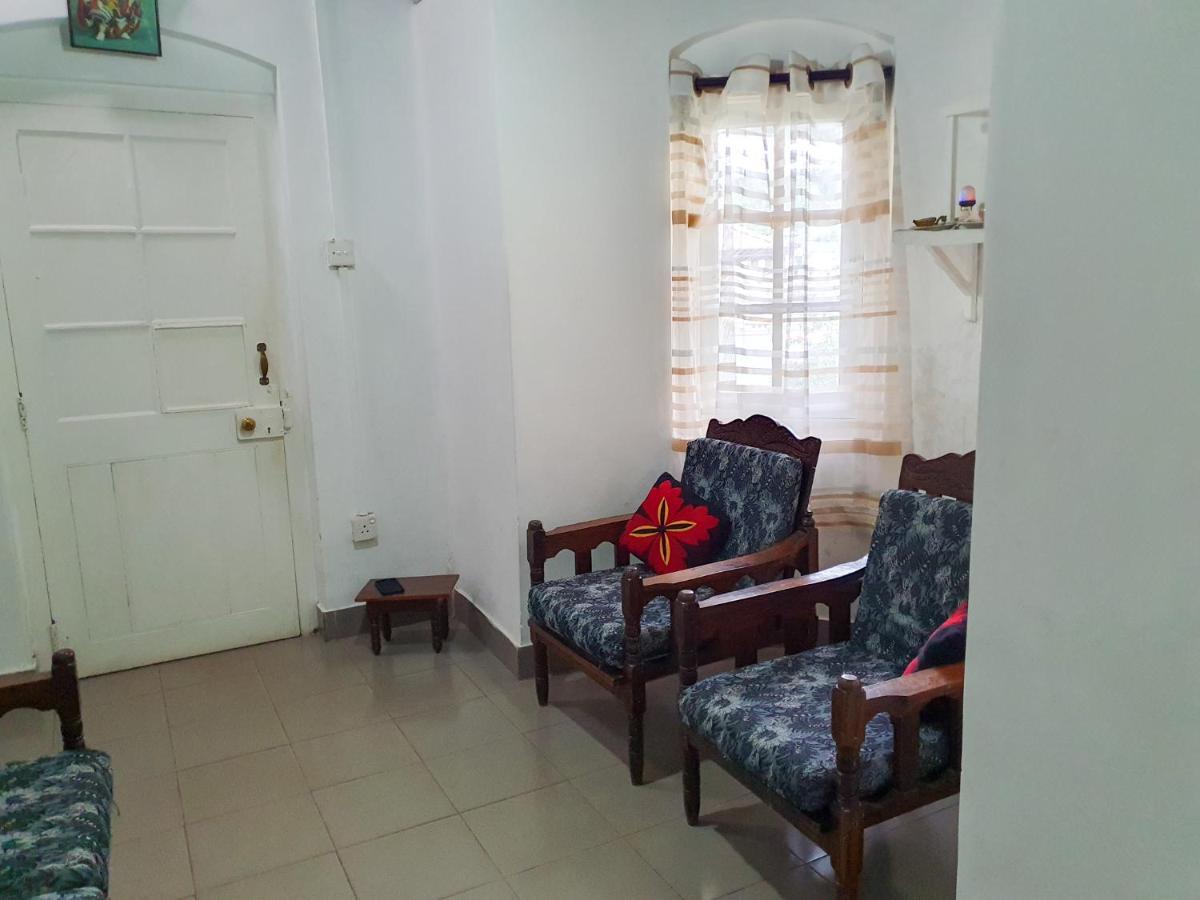 Ruchi House Hotell Nuwara Eliya Exteriör bild