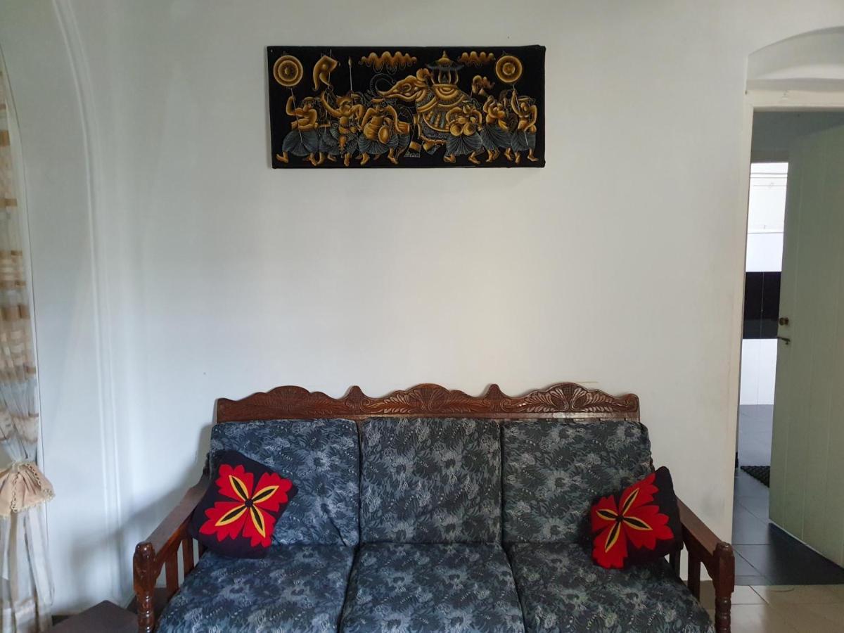 Ruchi House Hotell Nuwara Eliya Exteriör bild
