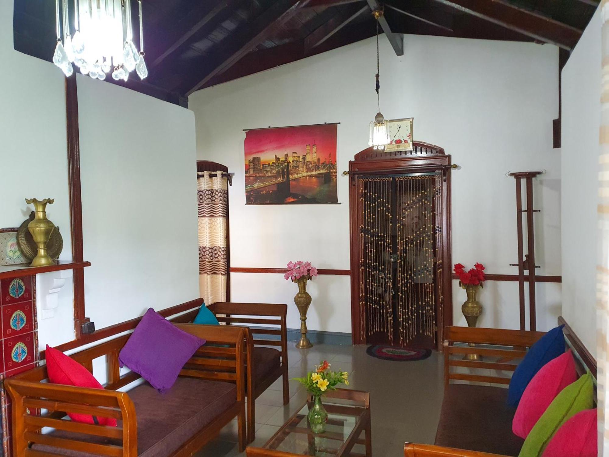 Ruchi House Hotell Nuwara Eliya Exteriör bild